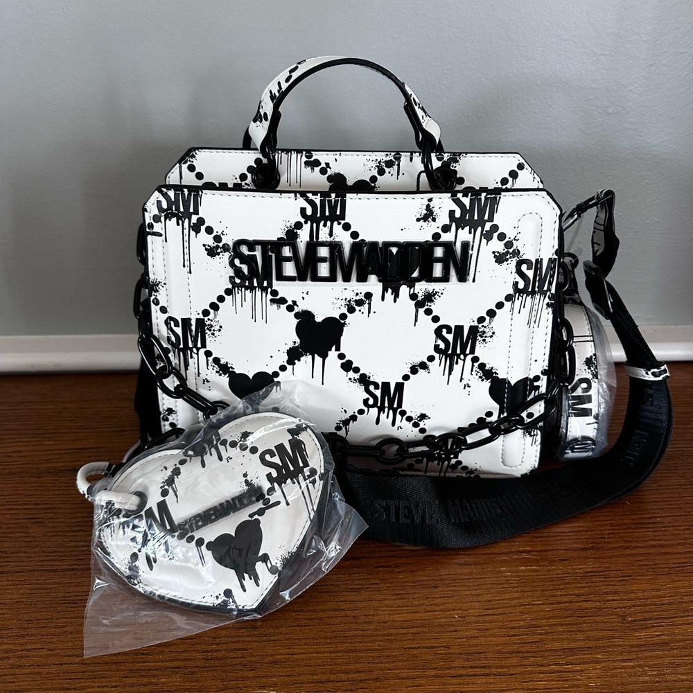 Steve Madden Bevelyn Tote Bag, Halloween Edition black/white bleeding hearts
